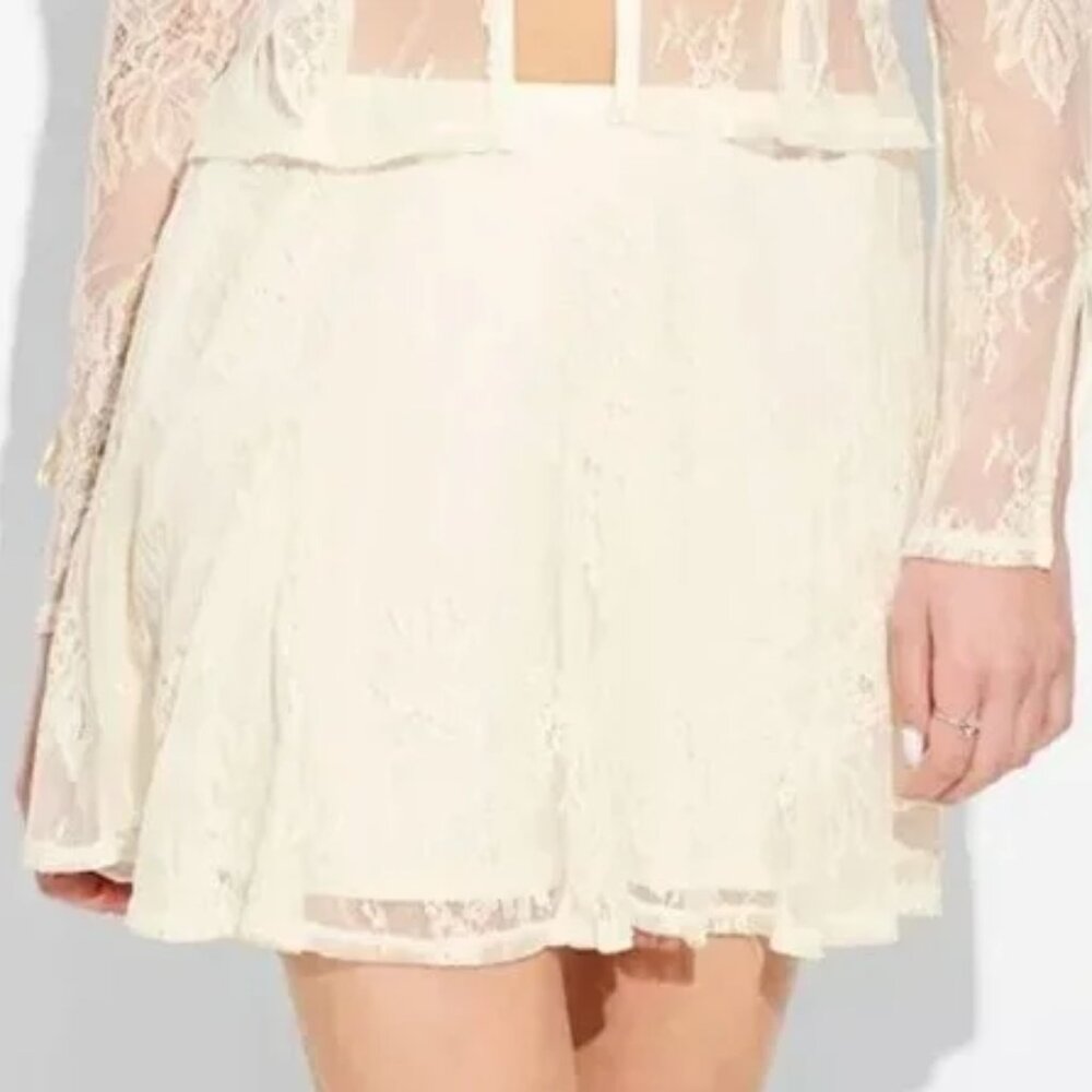 NWOT, SZ L, Lace Mini SKIRT, Ivory